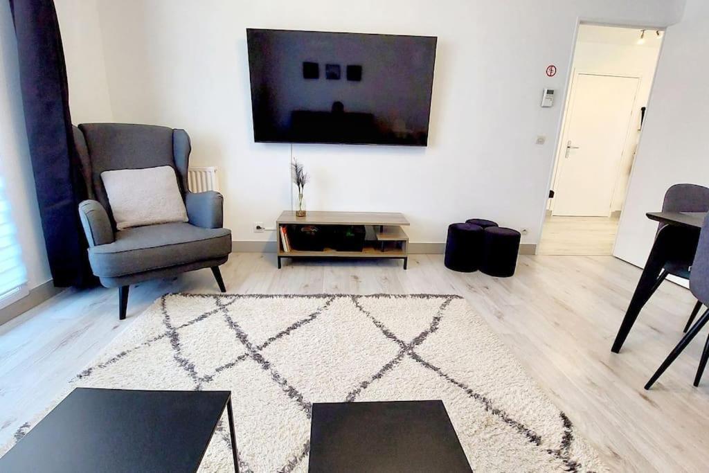 Cosy Home 2, 2 Chambres, 6 Personnes, 3 Min Gare, Parking Cergy Dış mekan fotoğraf